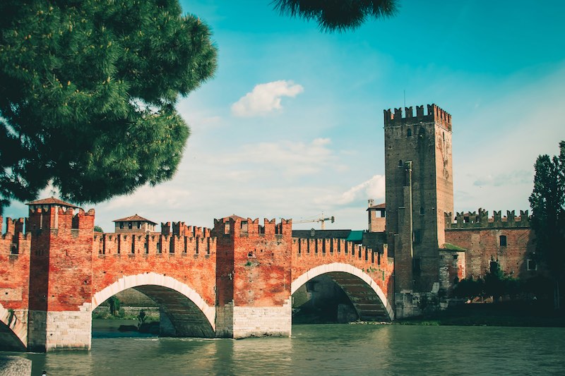 Ponte sul fiume Adige a Verona